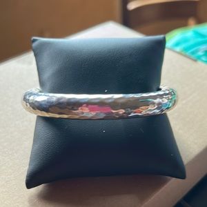 Simple but statement piece of jewelry!